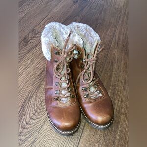 Women’s Brown Faux-Fur Lined Winter Lace-Up Boots